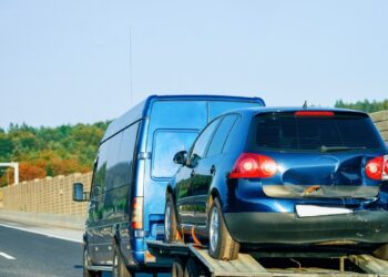 Lenkai išprotėjo dėl šio modelio: naujas naudotų automobilių karalius nušlavė Audi A4 ir Astrą