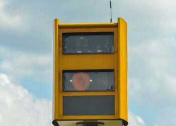 Lenkai rado skylę įstatymuose: kaip lėkti pro fotoradarą ir nelikti nubaustam?