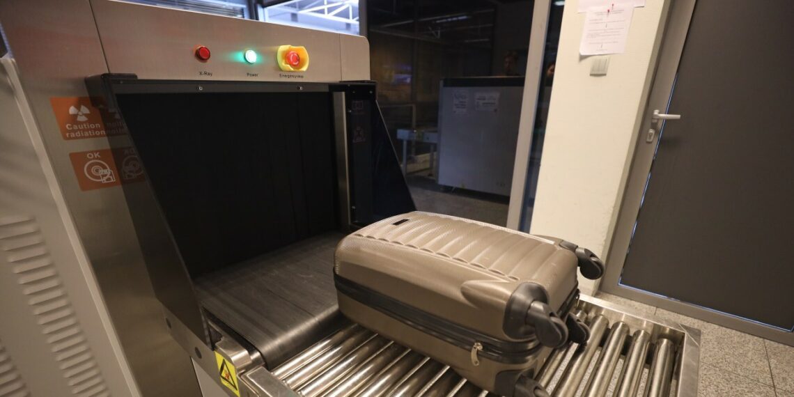 Lenkija naikina skysčių ribojimus: dar vienas oro uostas stebins keliautojus nauja tvarka