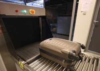 Lenkija naikina skysčių ribojimus: dar vienas oro uostas stebins keliautojus nauja tvarka