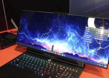 Lenovo pristatė pirmą tokį pasaulyje: naujas nešiojamas kompiuteris akimirksniu keičia ekrano dydį