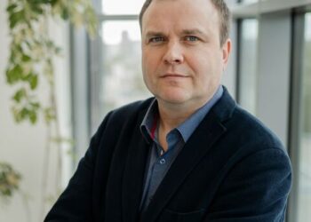 Lietuviškos žiemos smūgis elektromobiliams: kada skeptikų „aš tau sakiau“ taps skaudžia tiesa?