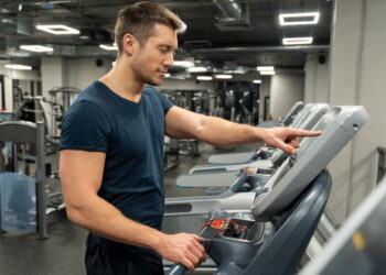 Ligoninės netyla nuo šio mažai žinomo treniruoklio: gydytojai įspėja – nauda kūnui milžiniška