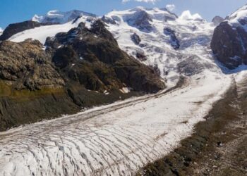 Lydantys ledynai atveria grėsmę, apie kurią tylėjo mokslininkai: Europa liko be žado