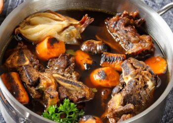 Magda Gessler atskleidė, iš kokios mėsos verdui sultinį – skonis toks, kad pirštus laižysite