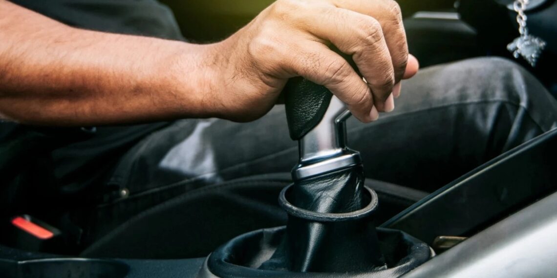 Bauda už stabdymą varikliu? Nauja sistema jau gaudo vairuotojus, kurie taupo stabdžius