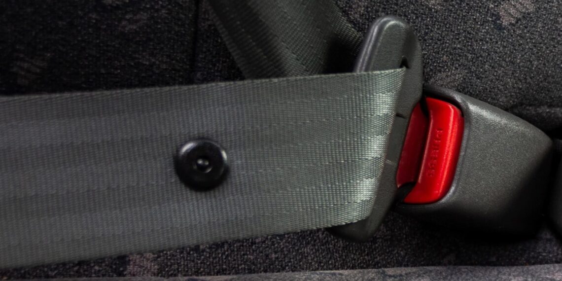 Mažas juodas mygtukas ant saugos diržo slepia paslaptį – vairuotojai nustemba sužinoję, kam jis skirtas
