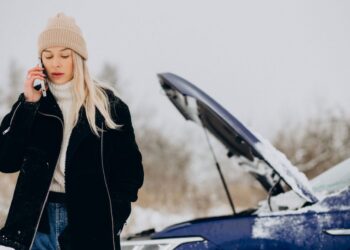 Mechanikai atskleidė: šitaip vilkdami automobilį jį sugadinsite nepataisomai – instrukcija ir išimtys