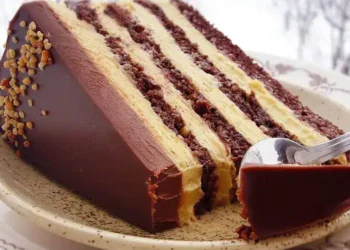 Milijoninė karamelinė kavos torto sensacija: neįtikėtinai švelni, lengvai pagaminama, geresnė nei bet kurioje cukrainėje