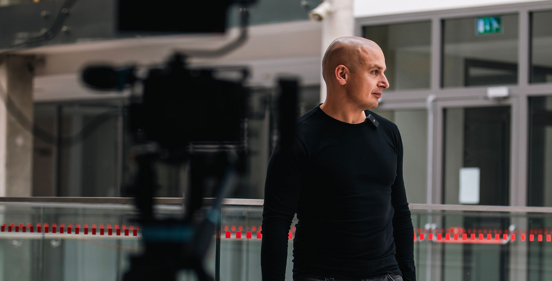 Milijoninės peržiūros, bet sąskaita tuščia: kaip absurdiški video uždirba daugiau nei jūs