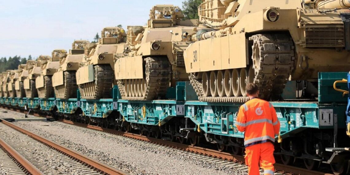 Milžiniškas JAV „Abrams“ tankų desantas Europoje: aiški žinutė Putinui ir Kremliui