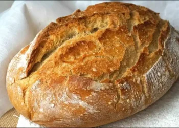 Močiutės greitas naminės duonos stebuklas: parduotuvėje tokios nerasite, savaitę minkšta!