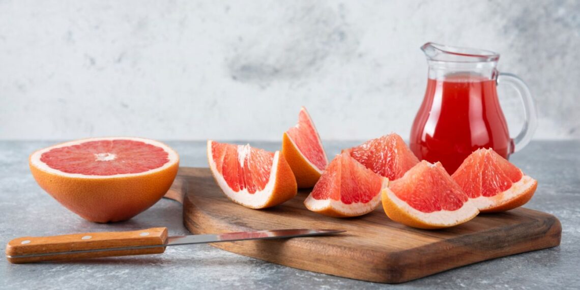 Mokslininkai atskleidė: šiuo paros metu valgomas greipfrutas stebuklingai gerina širdį ir virškinimą
