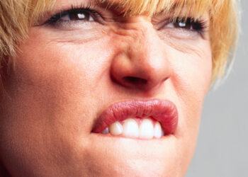 Mokslininkai nustebo: keiksmažodžiai kartais gydo kūną ir protą, bet tik jei nekertu kasdien