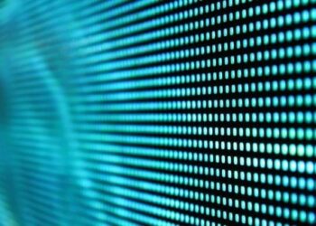 Mokslininkai peržengė neįveikiamą LED ribą: atradimas, kuris amžiams pakeis apšvietimą