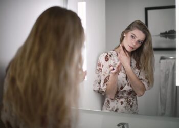 Mokslininkai pristatė stebuklingą ilgėjaamžiškumo veidrodį: parodo, kiek iš tikrųjų esate pasenę