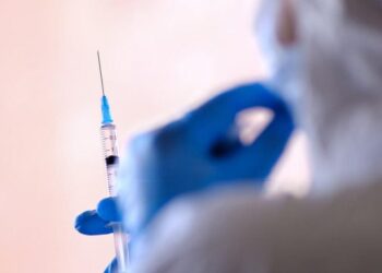 Mokslininkai šokiruoti: paaiškėjo, kaip tavo mintys slapta keičia vakcinos veiksmingumą