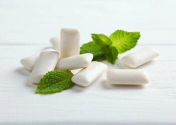 Mokslininkai šokiruoti: paprasta kramtomoji guma daro su jūsų smegenimis tai, ko nesitikėjote