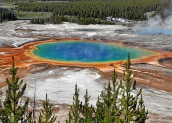 Kas vyksta JAV? Virš supervulkano pakilo milžiniška žemės masė