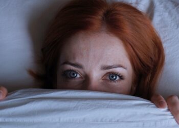 Naktinis įprotis, kurį daugelis ignoruoja: gydytojai perspėja – didina demencijos riziką