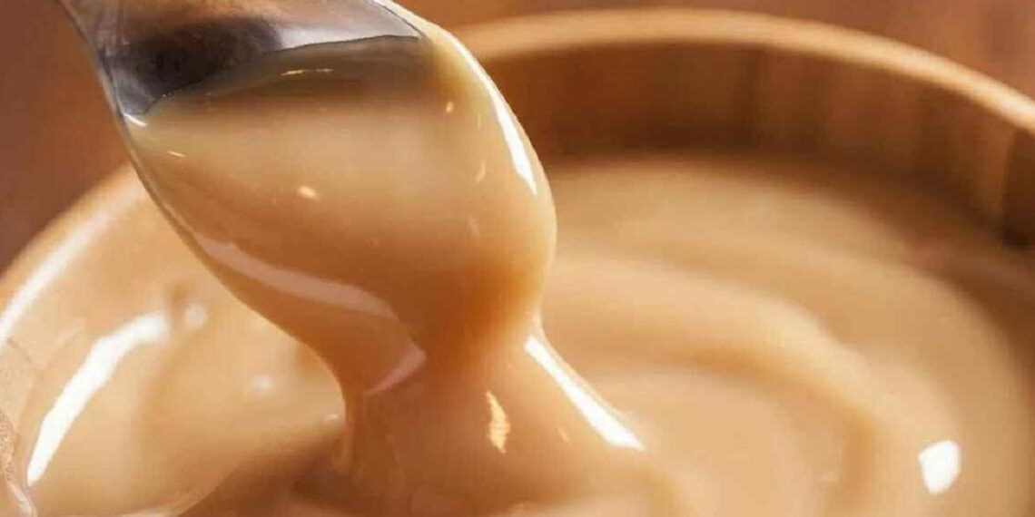 Naminė sutirštinto pieno bomba per 15 min: skanesnė, tirštesnė ir 100 kartų geresnė už pirktinę