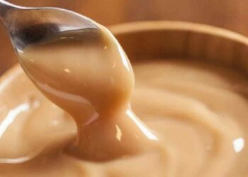 Naminė sutirštinto pieno bomba per 15 min: skanesnė, tirštesnė ir 100 kartų geresnė už pirktinę