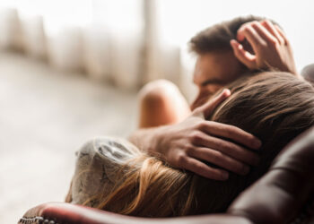 Nauja apklausa atskleidė šokiruojančią tiesą: tiek lietuvių slapta ieško nuotykių santykiuose