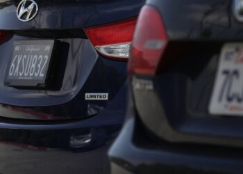 Nauja mada keliuose: šios išmanios numerio lentelės gali užtraukti baudą