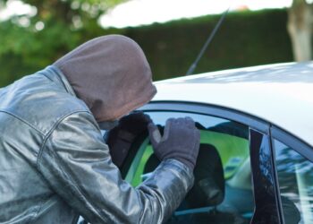 Nauja vagių apgaulė Vokietijos automagistralėse: kelias sekundes nukreipsi žvilgsnį – liksi be automobilio