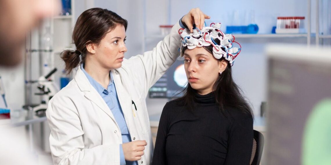 Naujas atradimas: smegenų alfa bangos parodo, kur baigiasi tavo kūnas ir prasideda pasaulis