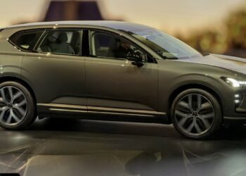 Naujas elektrinis Volvo EX60 šokiruoja: iki 810 km be įkrovimo ir kerta galvą dyzeliams