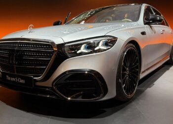 Naujas Mercedes S klasės monstras: vokiečiai antaujino pusę automobilio – pokyčiai šokiruoja