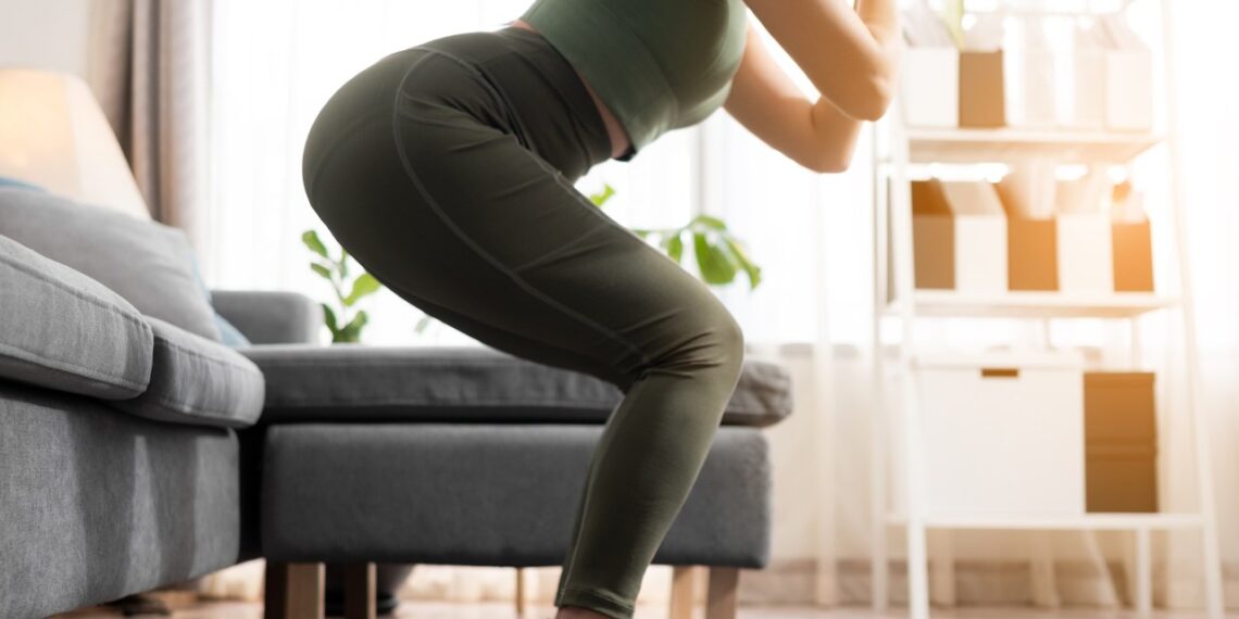 Naujas „sporto užkandžių“ bumas: keli pritūpimai per dieną ir gydytojai lieka be darbo?