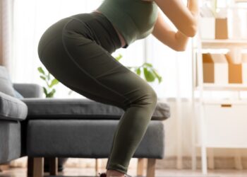 Naujas „sporto užkandžių“ bumas: keli pritūpimai per dieną ir gydytojai lieka be darbo?