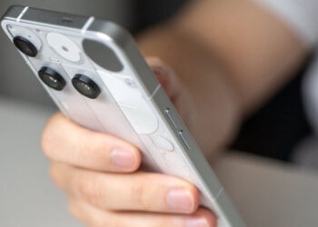 Nauji metai, bet ne naujas flagmanas? Didysis gamintojas meta iššūkį konkurentams