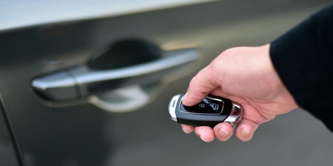 Naujos kartos auto raktelis: 7 slaptos funkcijos, kurių net patyrę vairuotojai nežino