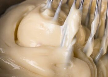 Nei lašo majonezo: lenkės receptas atskleidė triuką su kiaušinių tryniais ir sviestu