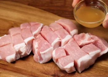 Nei druskos, nei prieskonių: šita naktinė marinada kiaulieną paverčia neįtikėtinai sultinga ir minkšta