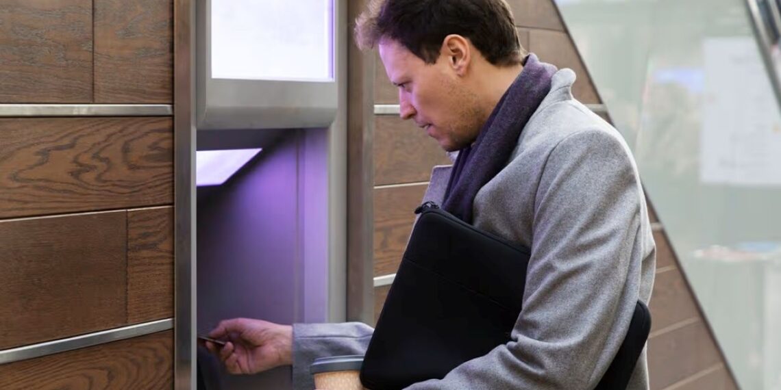 Neįtikėtina klaida: vyrui Čilėje per klaidą pervedė 330 kartų didesnę algą – teismas leido pasilikti