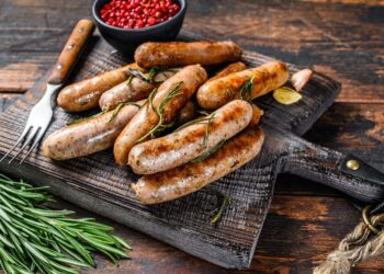 Neįtikėtinai gardžios pigios šviežios kiaulienos dešrelės: šis paprastas receptas užkariaus virtuvę