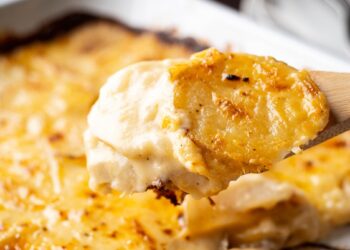 Nėra sveikesnio patiekalo nei šis bulvių stebuklas – 3 ingredientai, o svečiai alpsta!