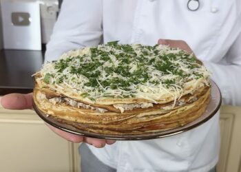 Nerealus atradimas: ukrainietiškas blynų tortas su sūriu įdaru jau užkariauja internetą