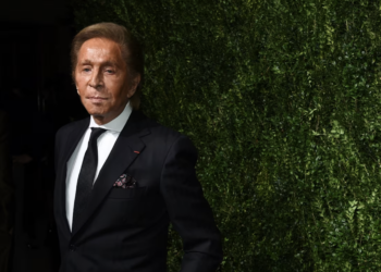 Netektis mados pasaulyje: mirė legendinis „Valentino“ įkūrėjas Valentinas Garavani, gerbėjai sukrėsti