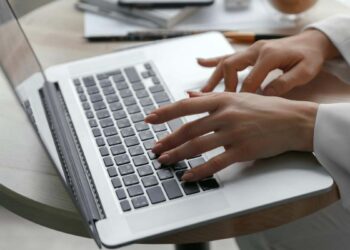 Netikėtas triukas: pakeisk šį vieną nustatymą pašte ir tavo perpildyta dėžutė susitvarkys pati