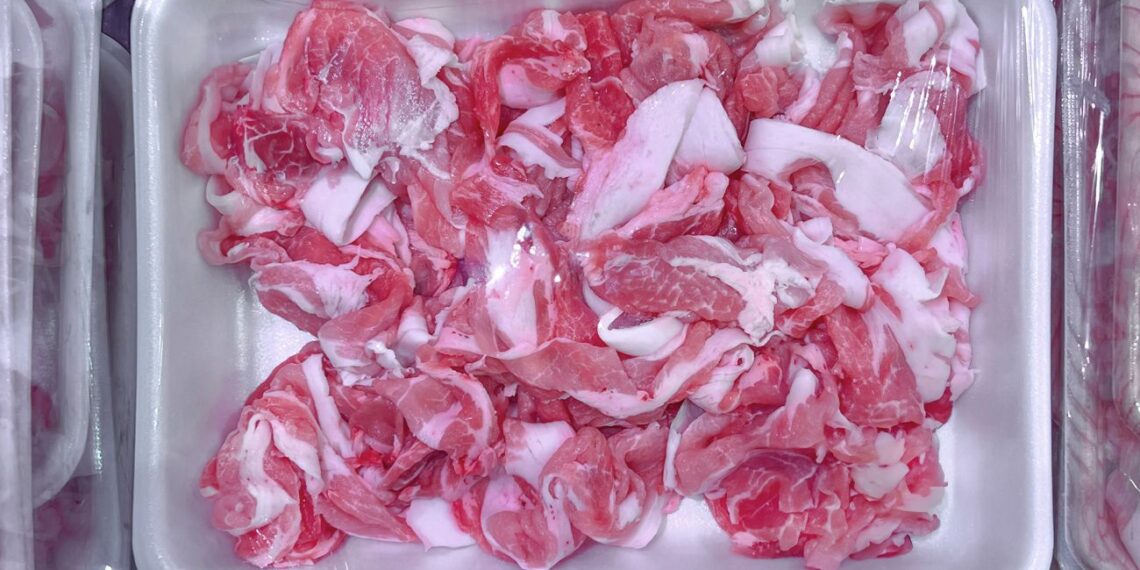 Niekada nešaldykite mėsos šioje pakuotėje: pavojinga klaida, dėl kurios galite rimtai nukentėti