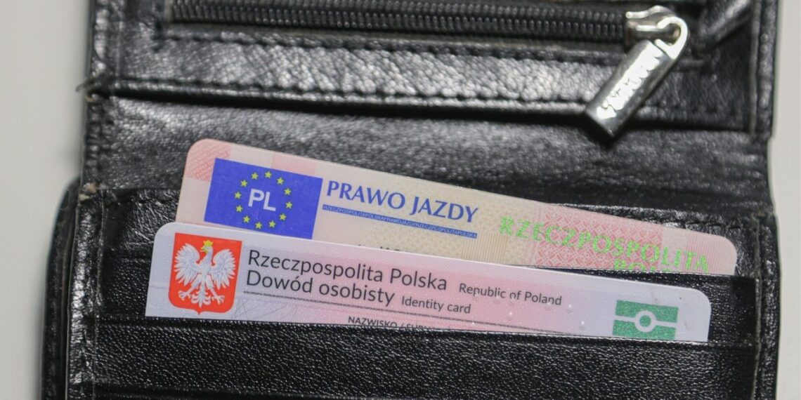 Nuo 2026 metų vairuotojams šokas: smarkiai brangsta vairuotojo pažymėjimas ir registracija