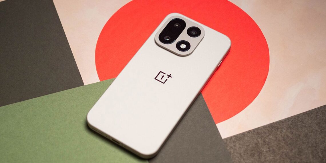 OnePlus 16 su milžinišku 9000 mAh akumuliatoriumi: ar šis kinų flagmanas sutriuškins konkurentus?