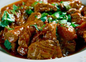 Pamiršk miltus ir grietinę: šis stebuklingas produktas tirština troškinį ir nedidina svorio