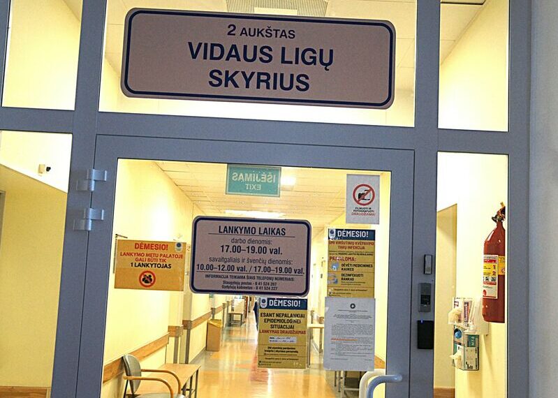 Panika ligoninėje: gripo židinys verčia medikus uždarinėti skyrius
