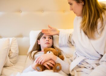 Pavojingas karščiavimą mažinantis vaistas, kurio gydytojai griežtai draudžia duoti vaikams